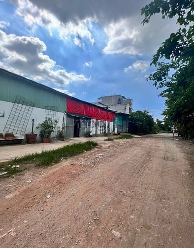 Hình ảnh Bán Đất có thêm xưởng để cho thuê 15tr/tháng  12x24 mặt tiền sông sg