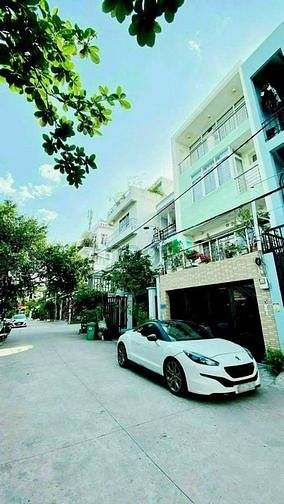 Hình ảnh Đất mặt hẻm 9 m, hẻm thẳng và thông. Quận 7. 6 tỷ.