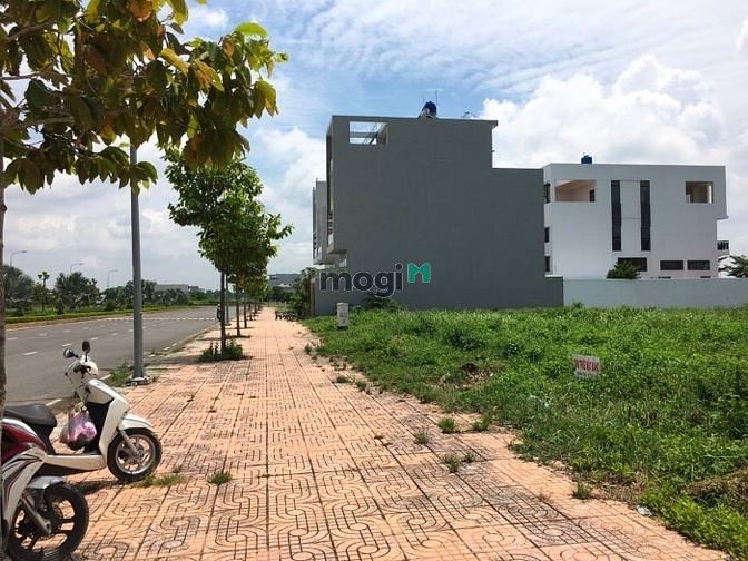 Hình ảnh Mở bán 10 lô đất Q2, đường Lê Phụng Hiếu, 90m², giá 1tỷ3, có sổ Hồng.