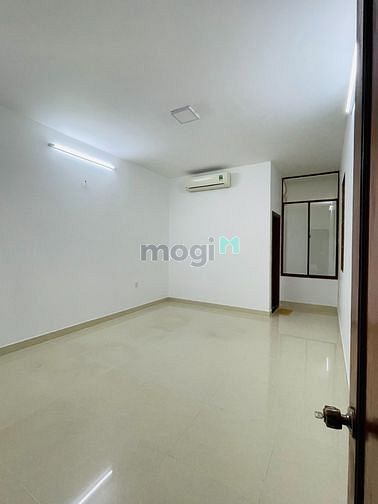 Hình ảnh Cho Thuê Nguyên Căn Mặt Ngay Sân Bay