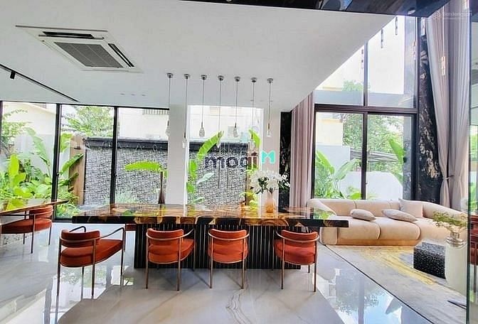Hình ảnh Cho thuê biệt thự đơn lập Nam Thông Phú Mỹ Hưng, quận 7.