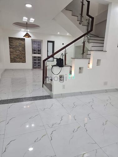 Hình ảnh PHÂN LÔ - KINH DOANH - NHÀ ĐẸP - GARA Ô TÔ giá 6.9 tỷ có100m2 đất.