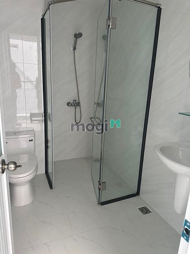 Hình ảnh Cho thuê nhà mặt tiền Đề Thám, phường Cô Giang,Quận 1