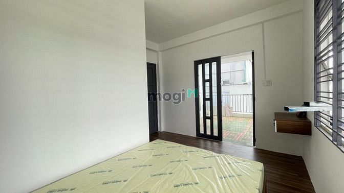 Hình ảnh Studio Ban Công 40m2 Q10_Cách ĐH KINH TẾ (UEH) 170m_Gần Vạn Hạnh Mall