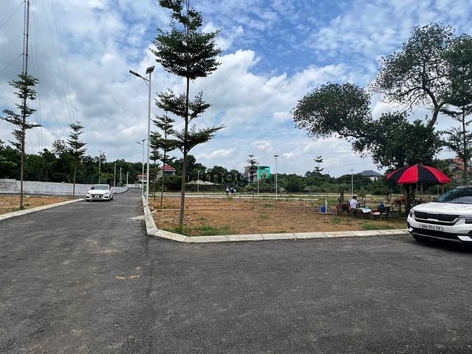 Hình ảnh Đất nền Hòa Lạc mặt Trục chính Hồ Tât-Ba Vì 40m. Vị trí đắc địa Trang MB66.COM Chính Thức - MB 66 Uy Tín