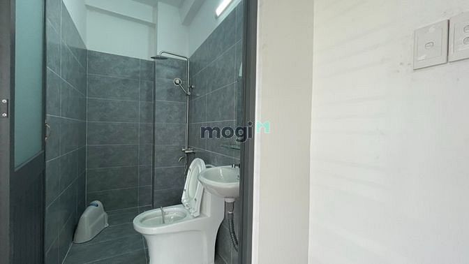 Hình ảnh Studio Ban Công 40m2 Q10_Cách ĐH KINH TẾ (UEH) 170m_Gần Vạn Hạnh Mall