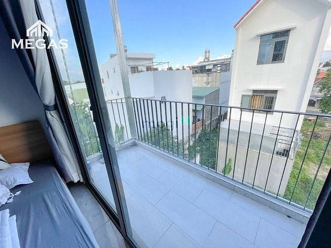 Hình ảnh Cho thuê studio ban công lớn ngay Lê Văn Thịnh-Nguyễn Duy Trinh
