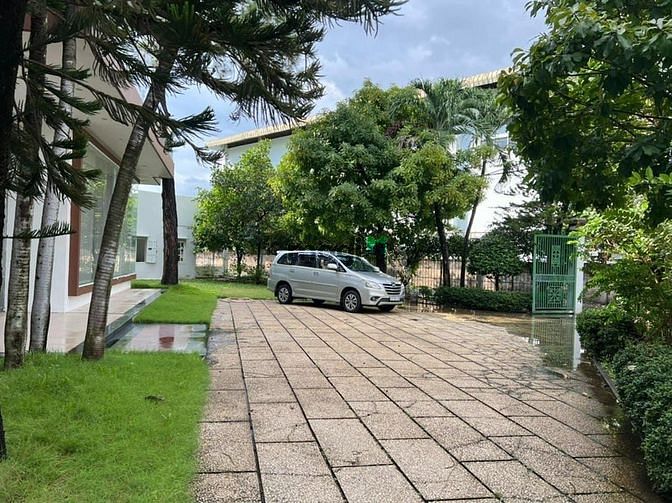 Hình ảnh Cho thuê biệt thự sân vườn rộng 1200m2