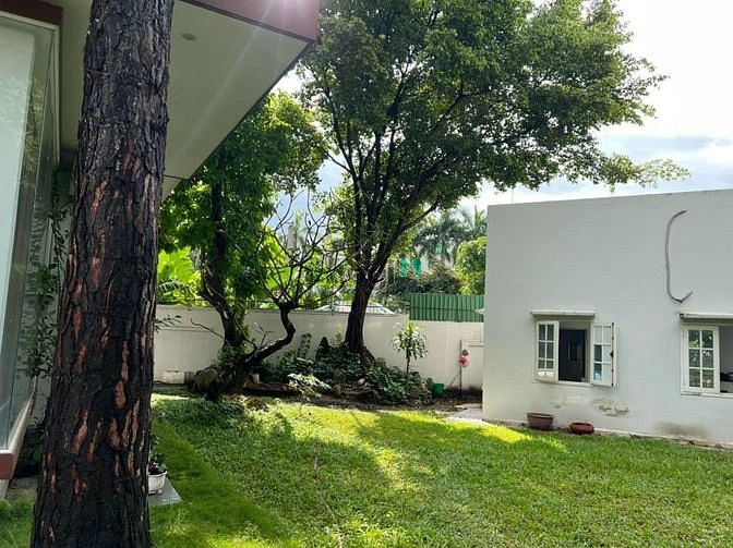 Hình ảnh Cho thuê biệt thự sân vườn rộng 1200m2