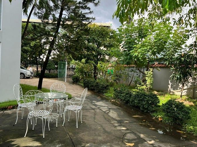 Hình ảnh Cho thuê biệt thự sân vườn rộng 1200m2