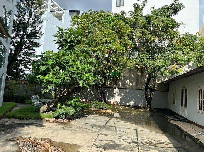 Hình ảnh Cho thuê biệt thự sân vườn rộng 1200m2