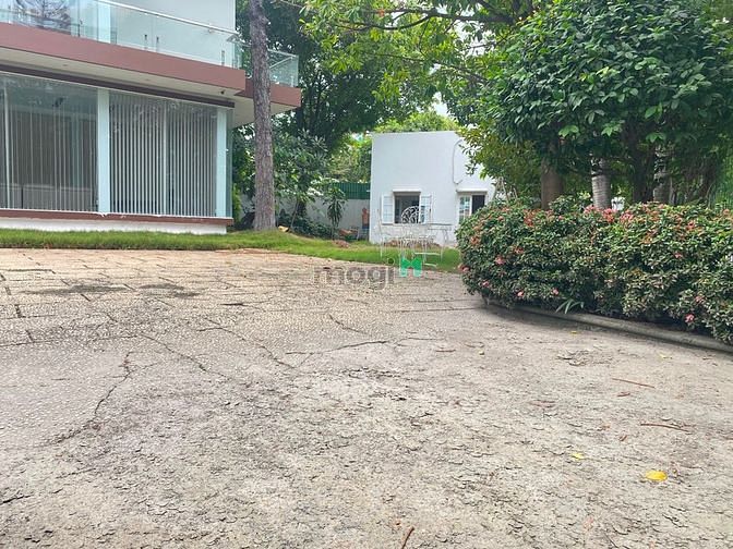 Hình ảnh Cho thuê biệt thự sân vườn rộng 1200m2