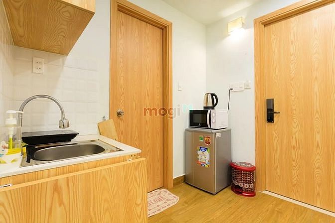 Hình ảnh CHDV Bến Nghé Quận 1 full nội thất cửa sổ