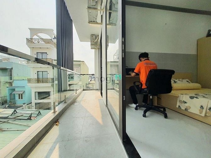 Hình ảnh Nhà Mới Ban Công Rộng Đầy Đủ Nội Thất