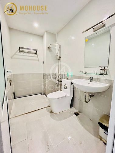 Hình ảnh Căn Hộ 1PN Tách Bếp, Cửa Sổ To Gần Sân Golf TSN