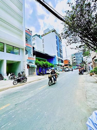 Hình ảnh Cho Thuê Toà Nhà Mặt Tiền 10 Phan Văn Trị, Quận 5 ( DTSD: 1.753m2 )