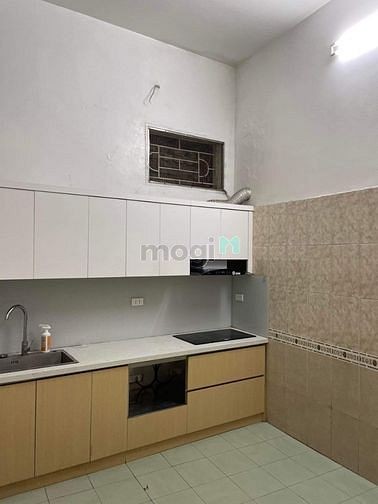 Hình ảnh Cho Thuê Nhà Tại Ngọc Khánh,Ba Đình 4PN Có Ban Công