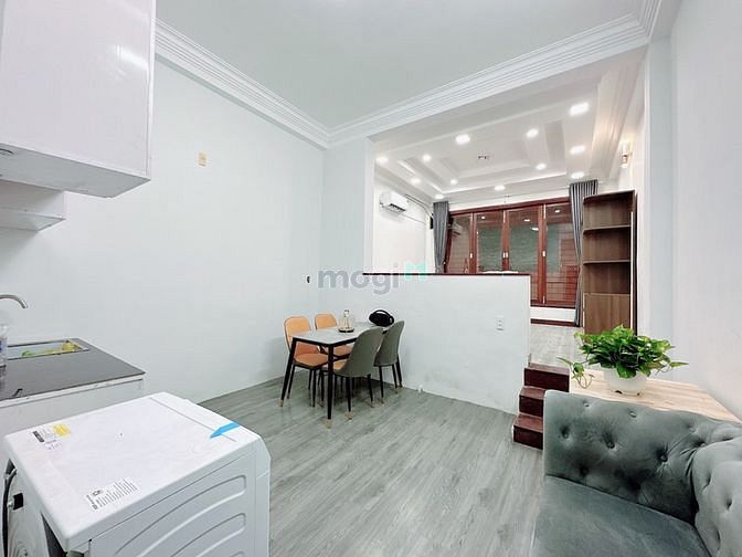 Hình ảnh CHDV Cửa sổ giếng trời Chu Văn An Quận Bình Thạnh