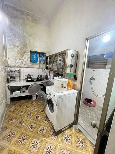 Hình ảnh Bán nhà Cầu giấy - lô góc - ngõ quận ủy - sổ đỏ mê ly - 3 tỷ hơn