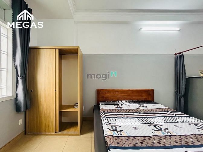 Hình ảnh Studio bancol, cửa sổ lớn ngay vòng xoay Trần Não
