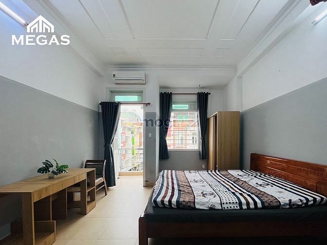 Hình ảnh Studio bancol, cửa sổ lớn ngay vòng xoay Trần Não
