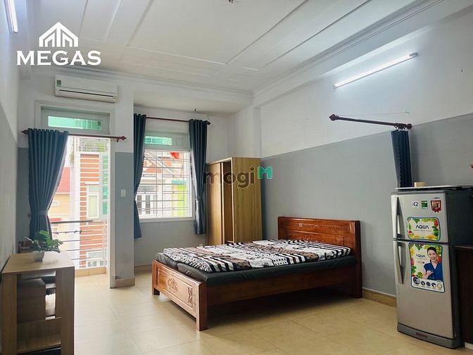 Hình ảnh Studio bancol, cửa sổ lớn ngay vòng xoay Trần Não