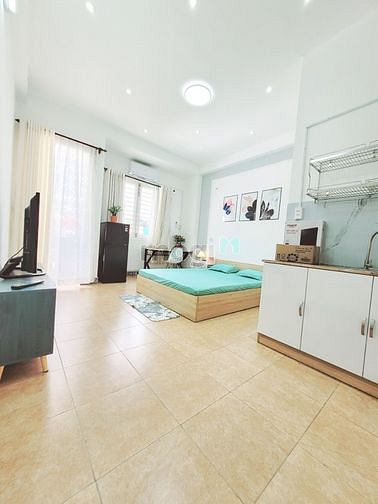 Hình ảnh Studio có ban công, cửa sổ siêu thoáng. Full nội thất mới
