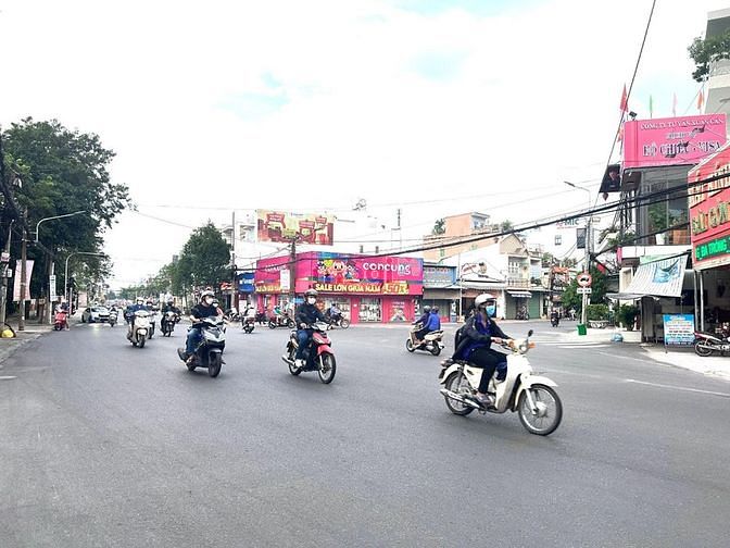 Hình ảnh Cho thuê lô đất 260m2 ngay siêu thị Coopmart, ngã 3 máy cưa giá rẻ