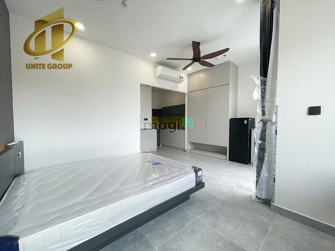 Hình ảnh Studio ban công 50m2 full NT _ Tôn Thất Thuyết _ Bến Vân Đồn Quận 4