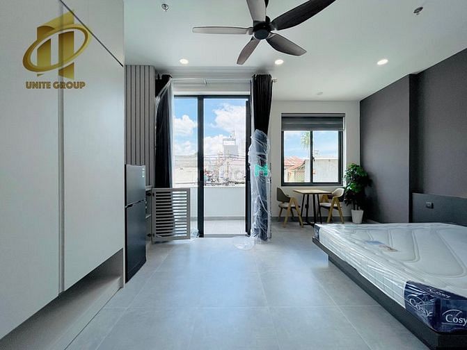Hình ảnh Studio ban công 50m2 full NT _ Tôn Thất Thuyết _ Bến Vân Đồn Quận 4