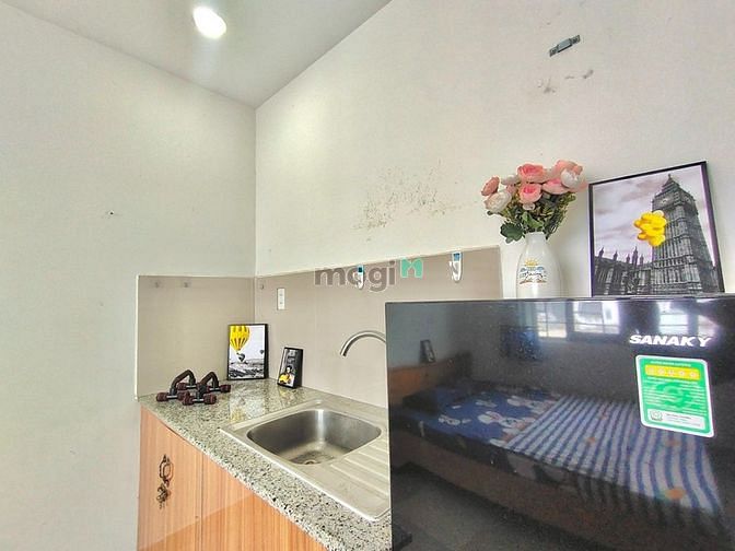 Hình ảnh Studio với cửa sổ thoáng. Full nội thất như hình