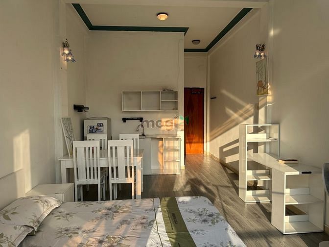 Hình ảnh 🌈🌈một chiếc phòng cực chill nền trắng vào hoàng hôn