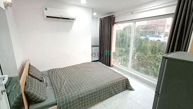 Hình ảnh Căn Hộ Full Nội Thất Cửa Sổ Lớn Mặt Tiền Nguyễn Văn Cừ