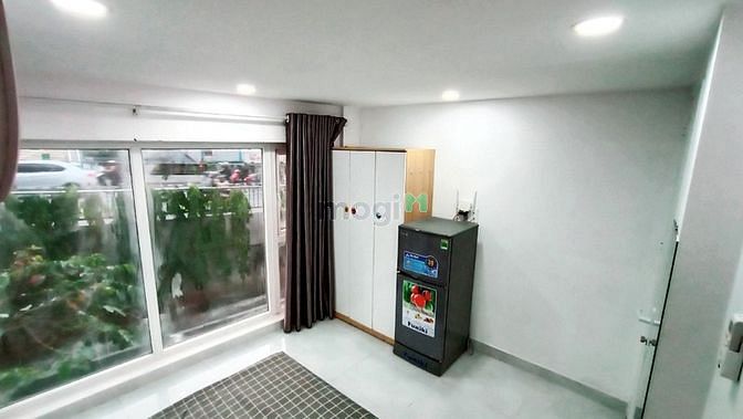 Hình ảnh Căn Hộ Full Nội Thất Cửa Sổ Lớn Mặt Tiền Nguyễn Văn Cừ