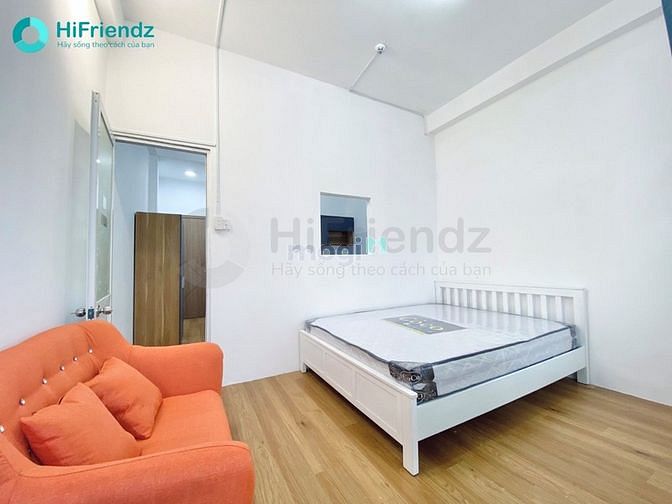 Hình ảnh 1 phòng ngủ - studio full nội thất ban công ngay cầu Sài Gòn