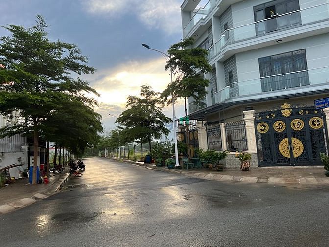 Hình ảnh Cần bán miếng đất 6x21m,ngay khu dân cư đông đúc,phía sau chợ Nông sản