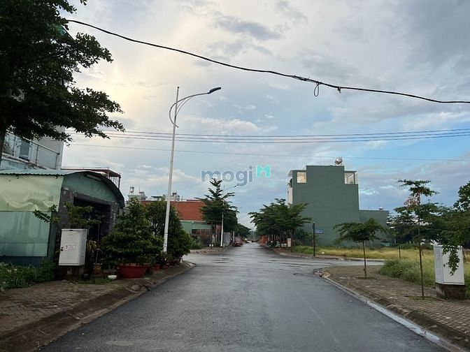 Hình ảnh Cần bán miếng đất 6x21m,ngay khu dân cư đông đúc,phía sau chợ Nông sản
