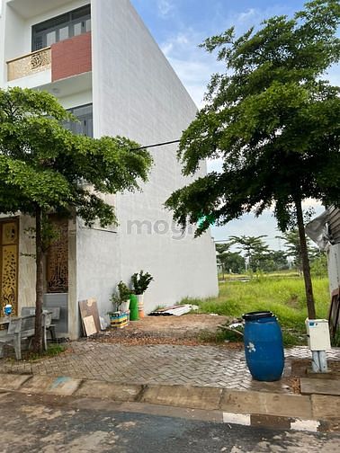 Hình ảnh Kẹt tiền cần bán miếng đất 140m2, giá bán 32tr/m2, KDC bàn cơ, nhựa