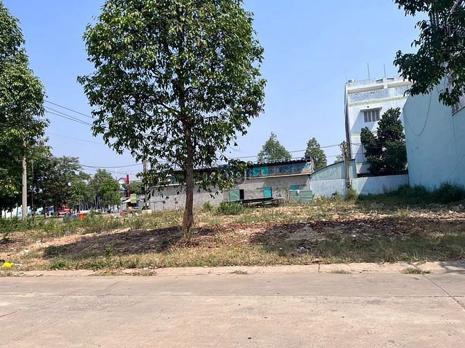 Hình ảnh Mình bán lô đất mặt tiền KD - 300m2 - sổ hồng full thổ cư - dân đông