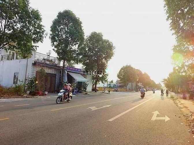 Hình ảnh Mình bán lô đất mặt tiền KD - 300m2 - sổ hồng full thổ cư - dân đông