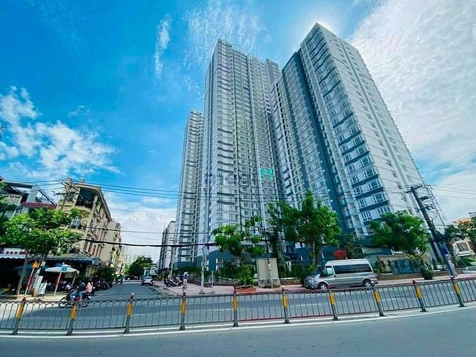 Hình ảnh CH Western Capital, DT 67m2, 2PN, NT cơ bản, giá 9tr/tháng.