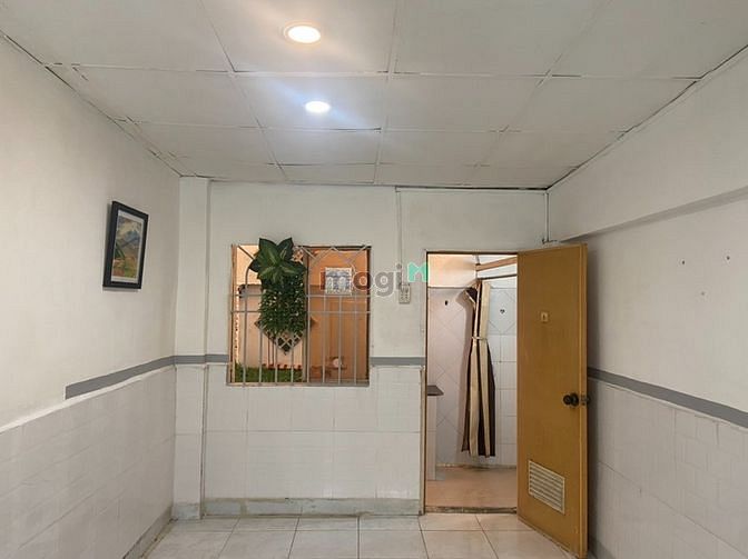 Hình ảnh Cho thuê nhà 2 lầu, 2PN 3wc 58/60 Lý Chình Thắng , Q3