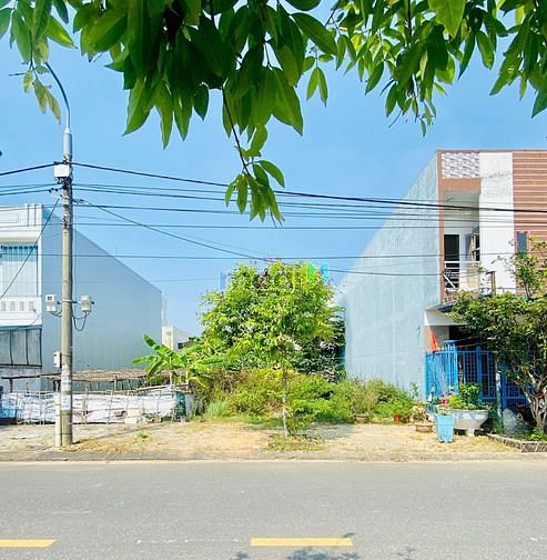 Hình ảnh Chính chủ cần bán 100m2 đất mặt đường Phạm Đức Nam