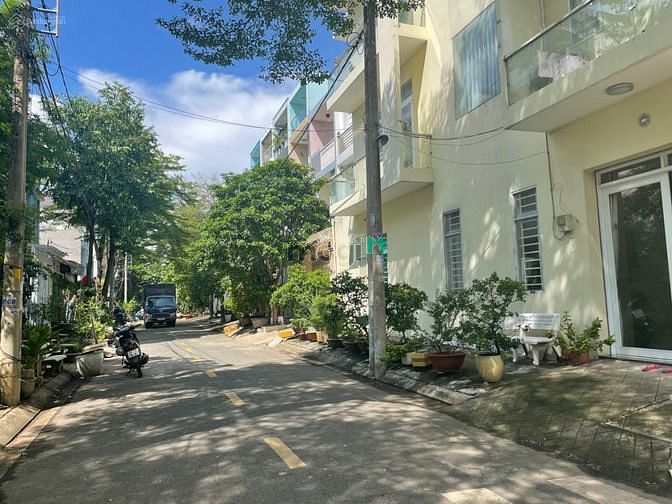 Hình ảnh Sở hữu ngay lô đất vị trí đắc địa MT đường Huy Cận, DT:80m2 / 1ty7