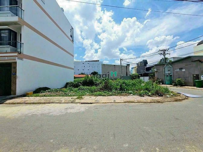Hình ảnh Bán đất ngang 5,7x14m - 78m2 góc 2 mặt tiền đường Lê Văn Việt , Quận 9