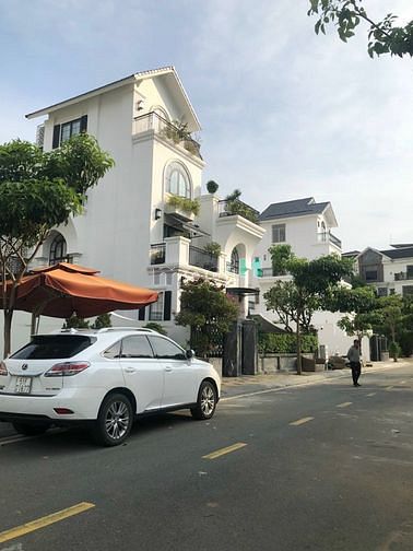 Hình ảnh Định cư Mỹ Bán gấp Khuôn đất Biệt Thự MT10m Khu Compound Trần Não Q2