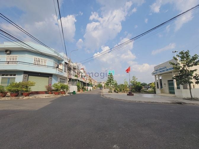 Hình ảnh Bán nhà liên kế 5x18m, 90m2 KDC Tân Phong,giá tốt chỉ 4,3Tỷ vị trí đẹp