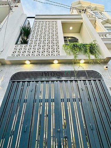 Hình ảnh TÌM MÃI KHÔNG RA nhà D2 Q. Bình Thạnh 54m2 chỉ 2tỷ4 HXH