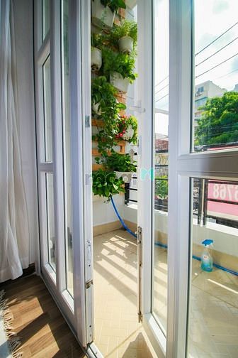 Hình ảnh Studio có ban cộng cửa sổ sáng siêu đẹp