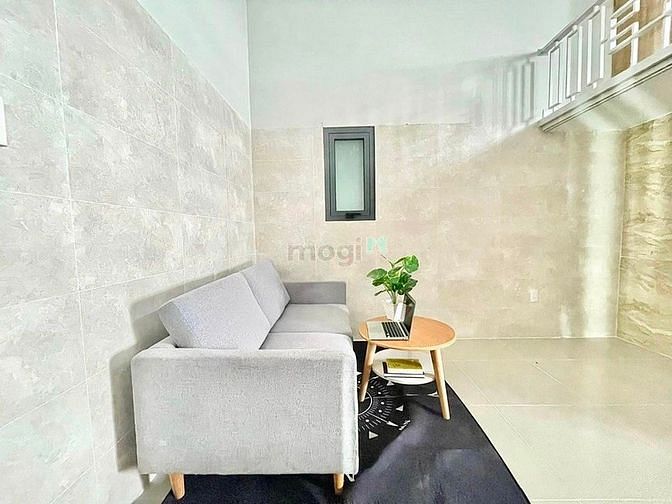 Hình ảnh Duplex gác cao không đụng đầu cửa sổ lớn